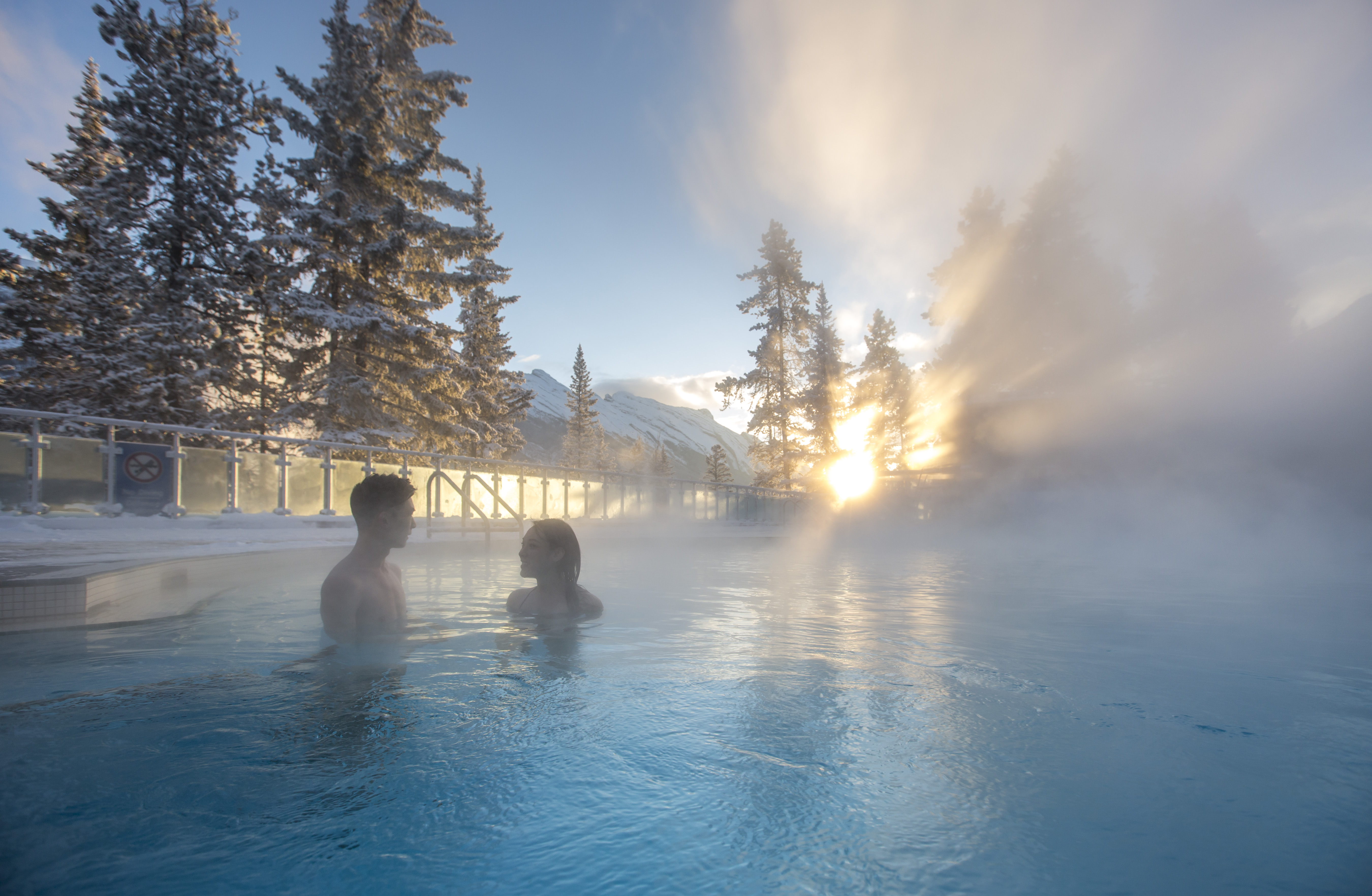Un couple dans Banff Upper Hot Springs