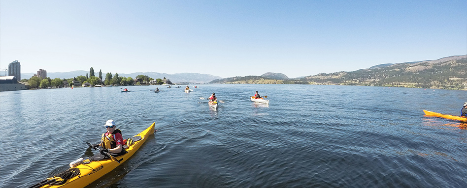 Trail tourism: people on kayaks 