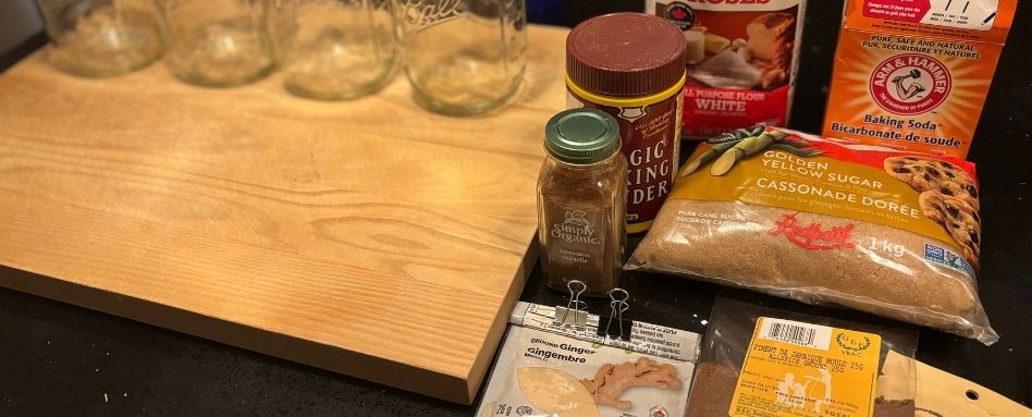 02Support image_cookie mix_credit Amy Schwartz | Sentier Transcanadien baking ingredients on a cutting board