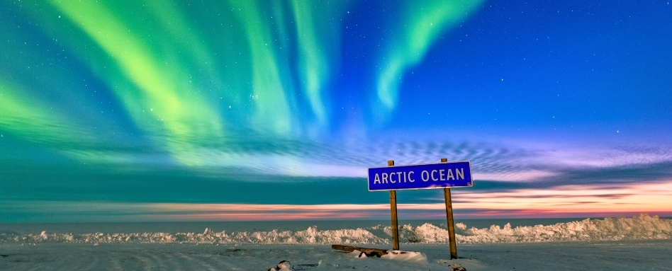 04Support images_NWT winter activities_credit Chris Kelly and NWTT_dont use outside of NWT promotion | Sentier Transcanadien aurora borealis lights in the sky