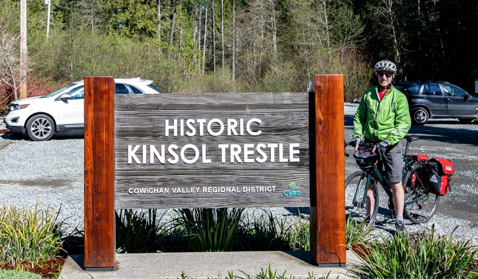 04Support image_Leigh McAdam bikepacking_Historic Kinsol Trestle_credit Leigh McAdam | Sentier Transcanadien kinsol trestle signage