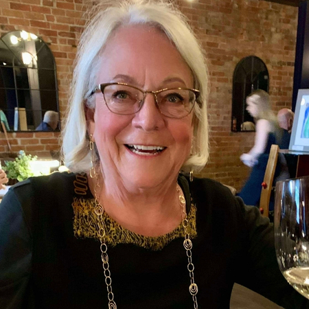 Estate of Deborah Nickel - photo - cropped | Sentier Transcanadien woman smiling at a table